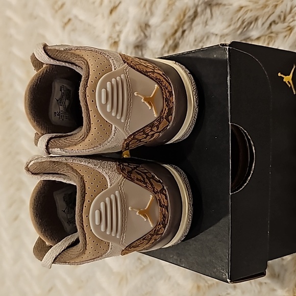 Jordan 3 Retro - Picture 3 of 10